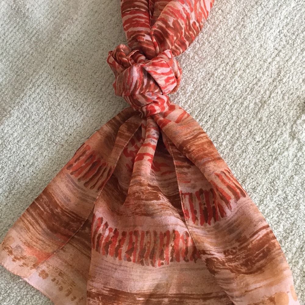 Abstract print scarf - Picture 3 of 4